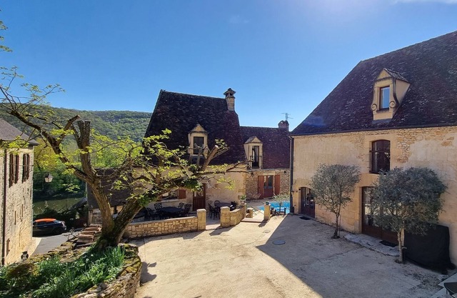 Gites with swimming pool in Beynac, near Sarlat