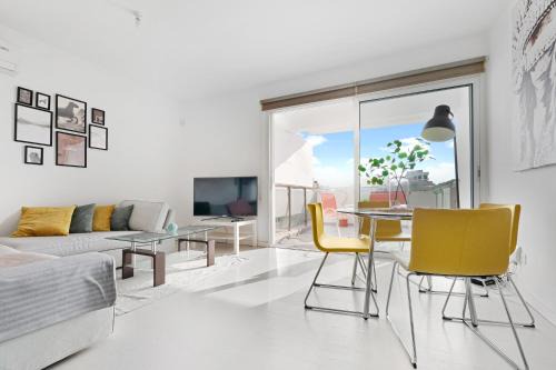 Glabur Stays - The Fabulous 2 BDR - Nicosia City, Free Parking & Wifi, Welcomes You!