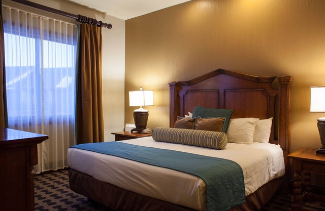 Glacier Canyon Resort con acceso gratuito a WaterParks y otros servicios