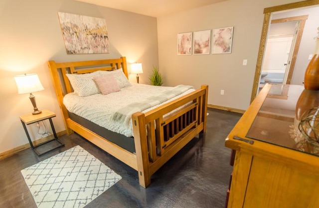 Glacier Suites #1