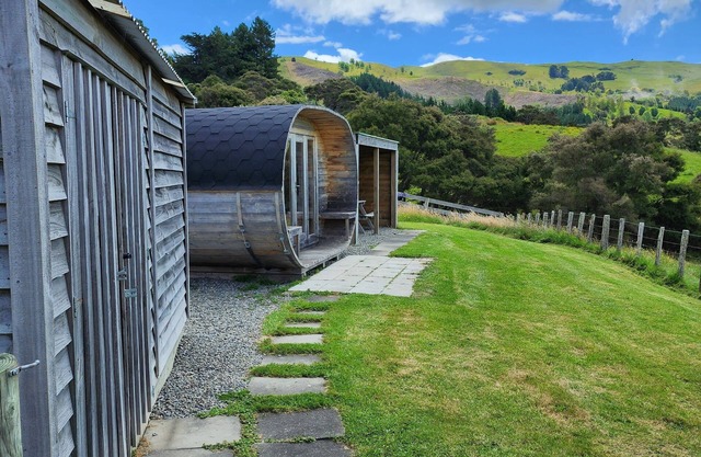 Gladstone Glamping Hut