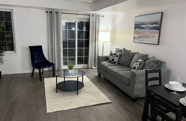 Glamorous 4 bedroom townhouse with free parking