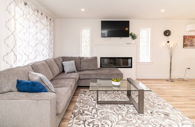 Glamorous new house for Business/Vacation travel