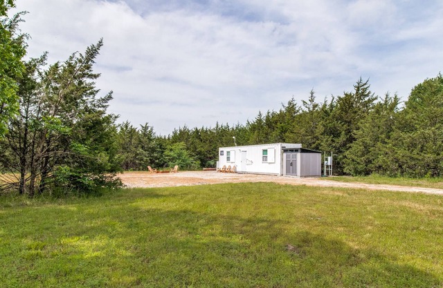 Glamp close to the city!