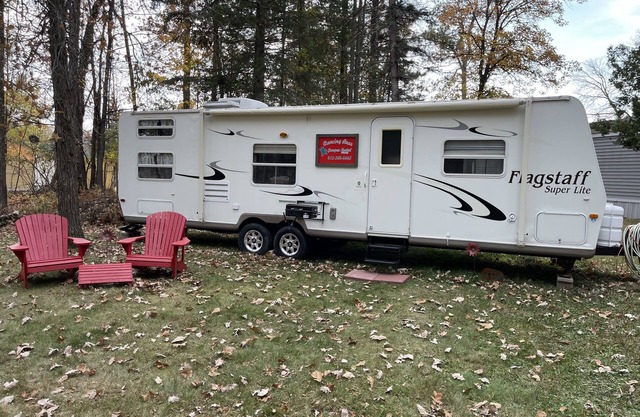 Glamp in Style! Fish 10 Lakes /10 Miles! Cozy Camper 2 blocks to town & lake!