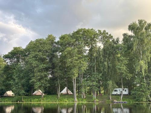 Glamp Juodis