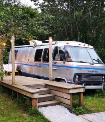 Glamping 1970 American Airstream motorhome