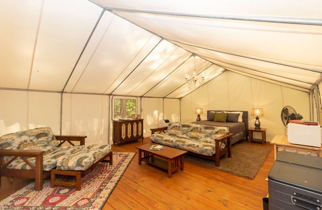 Glamping en Copperhill - "El Kayak"