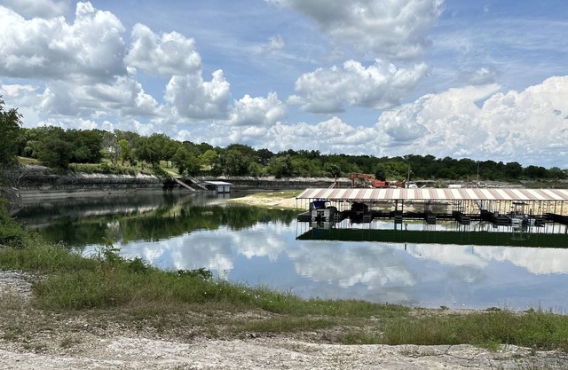 Glamping at the Greenhouse : Host 12 at this cozy Lake Whitney vacation home