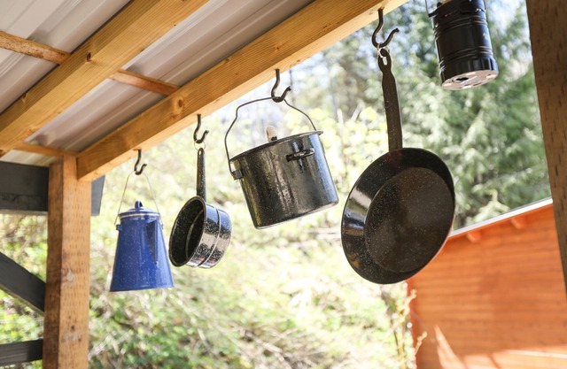 Glamping Bunkie Cabin Near the Cowichan River