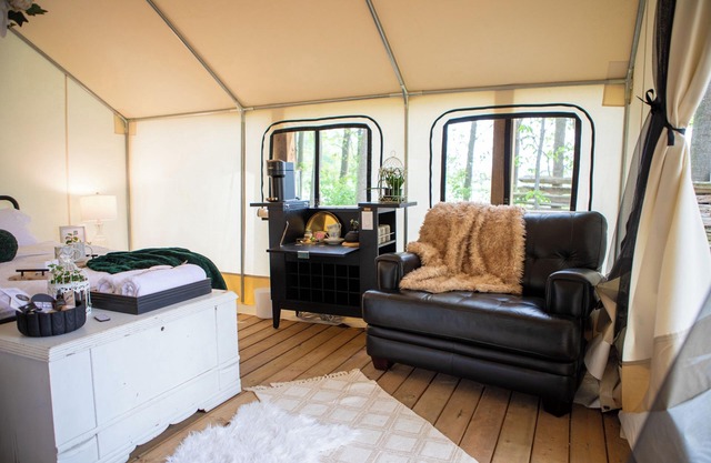 Pet Friendly Glamping by Lavender Farm, Brewery, Mono Cliffs, Hockley Valley