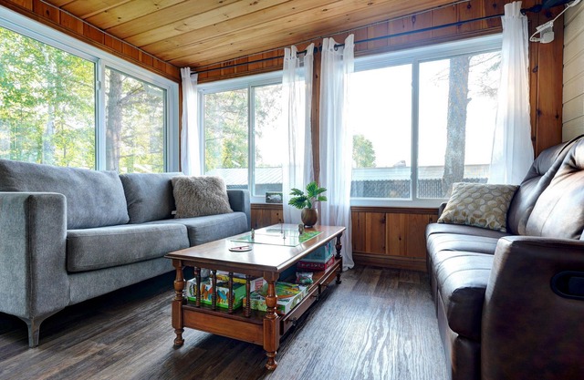 Glamping chalet on campsite Boat Lac Naviguable