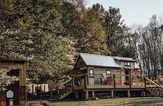 Glamping on 116 Acre Farm- Tiny House