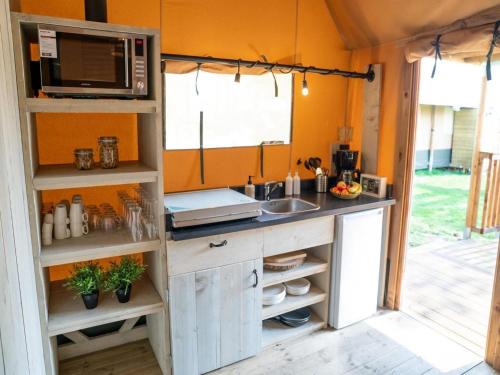 Glamping Tent by Lake De Rhederlaag, cleaning included