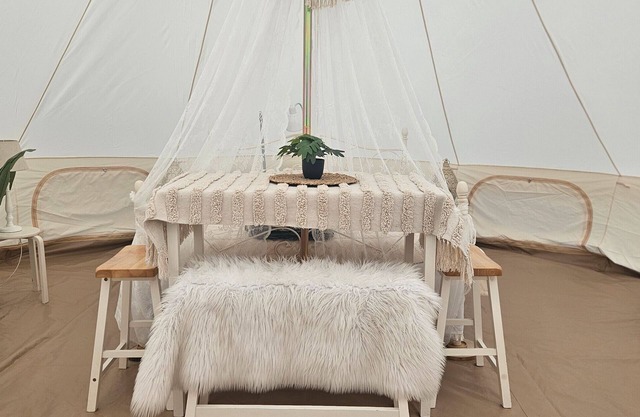Glamping 'Tipi Jurte Zelt In Der Seenplatte' con terraza privada, jardín privado y Wi-Fi