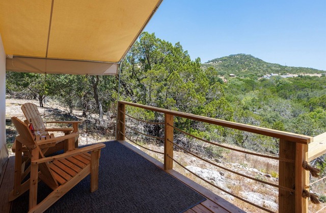 Glamping Under Starry Skies in Hill Country