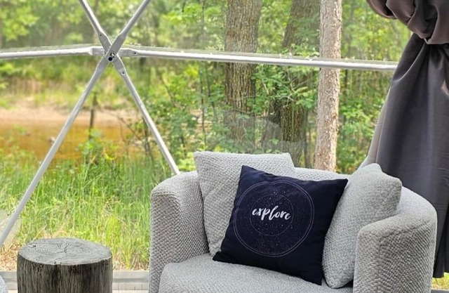 Glamping with the Stars, Aquarius