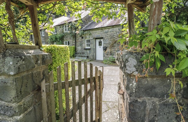 Glandwr Cottage