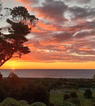 Glass Horizon - Rutherglen Holiday Home