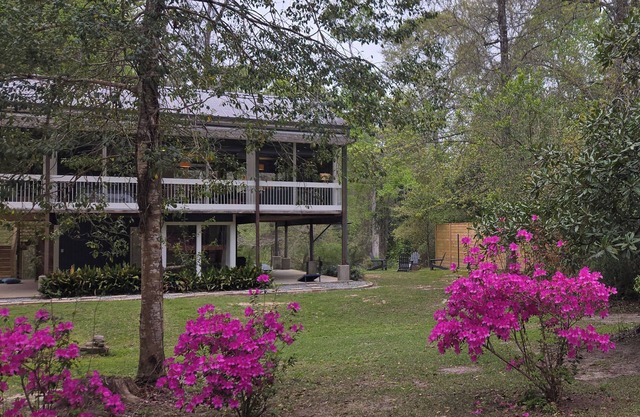 Glass House on scenic Bogue Falaya river