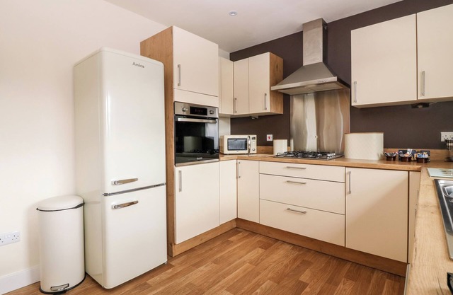 NUMBER 6, family friendly, character holiday cottage in St Andrews