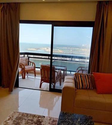 Gleem Bay Luxury Apartment