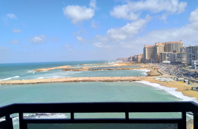Gleem SeaView 4