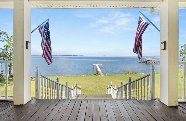 Glen Oaks Lakeside Lodge-Spacious 5-bedroom-Near Pleasure Point-Big Views