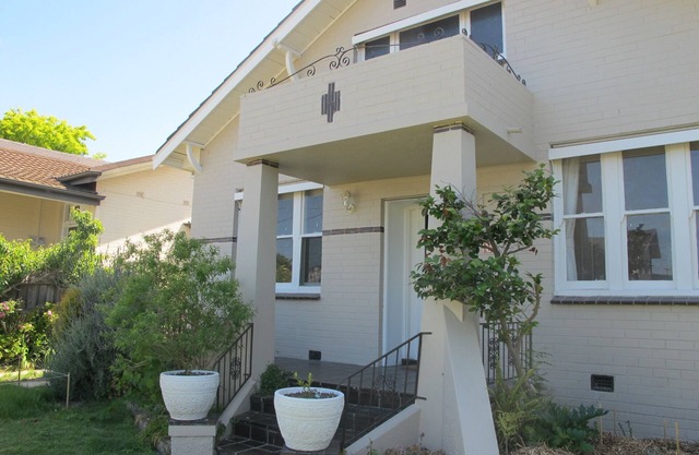 Glengrove @ Moonee Ponds, sleeps 6, big garden