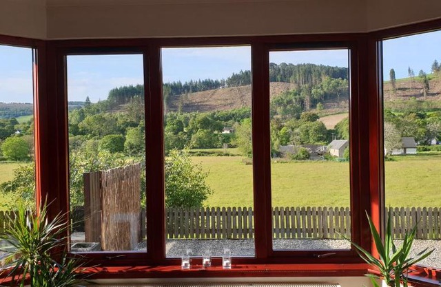 Glenview -A Warm Scottish Welcome In The Glen.