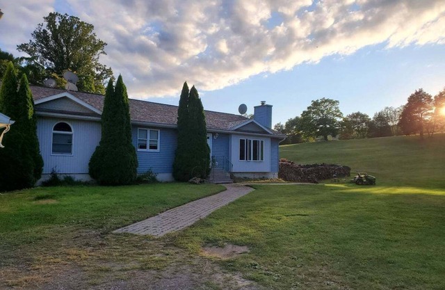 🏠Glenwood Home🏠 4 Bedroom -2 Bathroom-56 acres