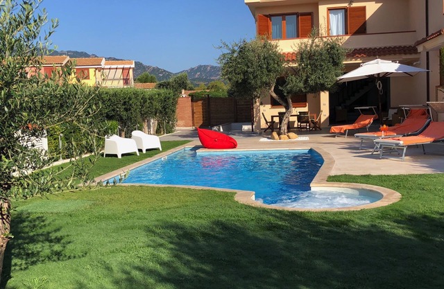 Gli Ulivi, Villa de lujo con piscina privada climatizada, jacuzzi, WI-FI gratis