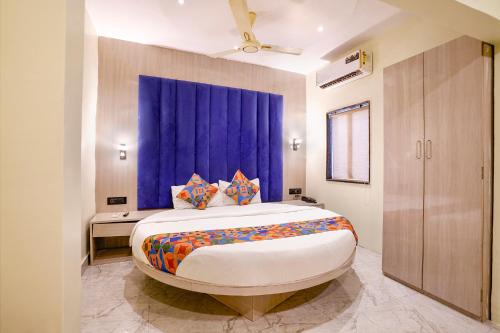 Glitz Hotels Priceless-Lokhandwala