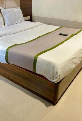 Glitz Hotels Regal International - Nr International Airport Mumbai