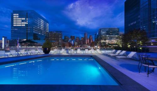 Global Luxury Suites at Boston Seaport