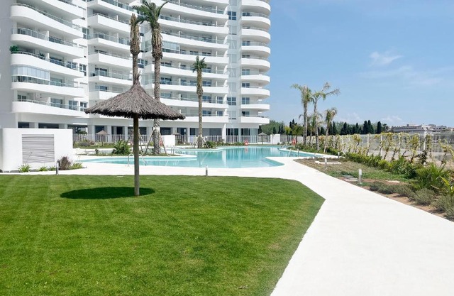 Global Properties, Apartamento para 5 personas con terraza y vistas a la piscina