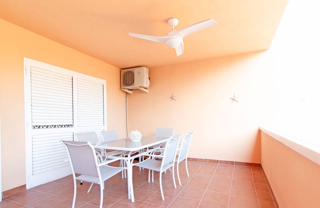 Global Properties: Cozy townhouse on Corinto beach