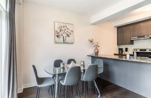 GLOBALSTAY . 3BR 2.5BA Townhome 1 min to the Beach. BBQ.Parking