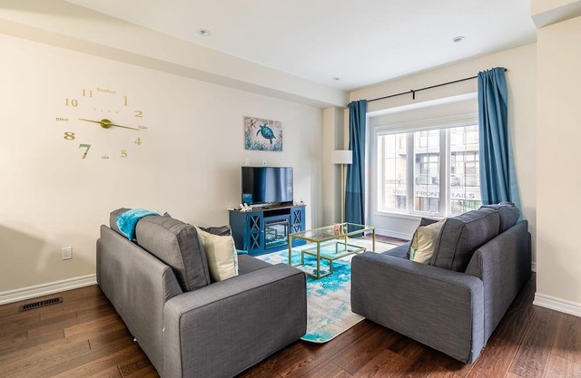 GLOBALSTAY . 3BR 2.5BA Townhome 1 min to the Beach. BBQ.Parking