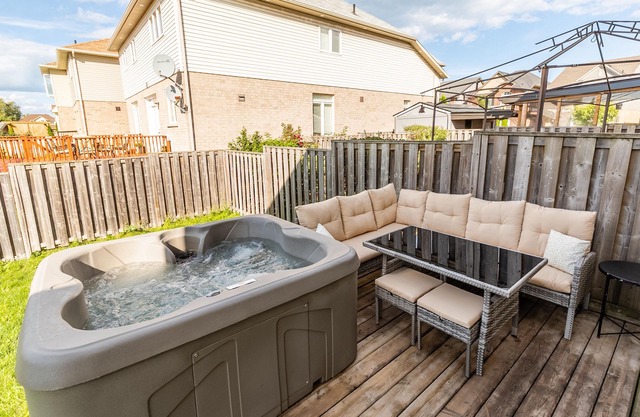 GLOBALSTAY. Luxury 3BR Townhomes with HOT TUB, Gym, BBQ