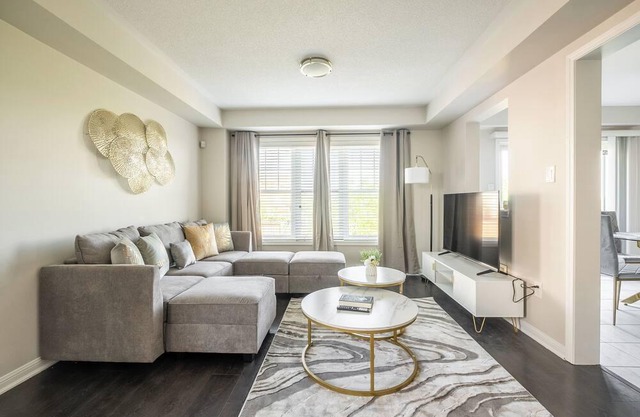 GLOBALSTAY. Modern 3BR House in Brampton. BBQ, parking