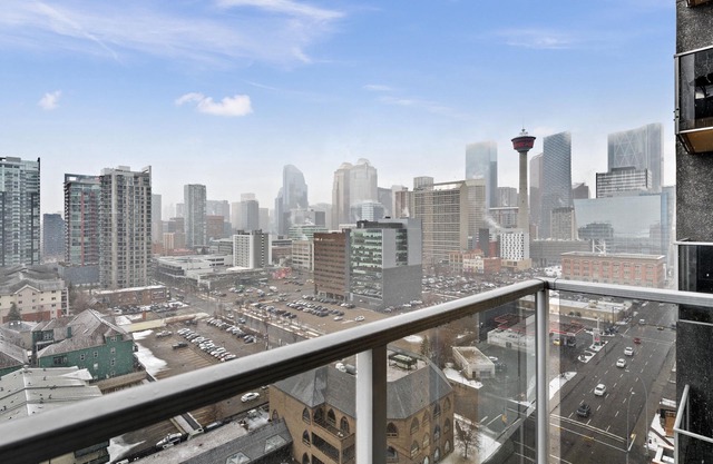 GLOBALSTAY . Modern DT Condo. Balcony. Free Parking. Gym.