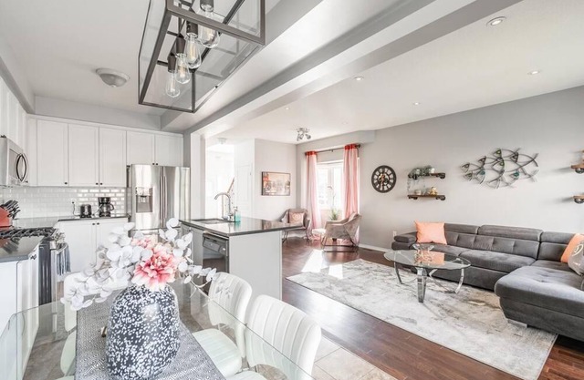 GLOBALSTAY Unique 3BR 2.5BA Townhome.HOT TUB, SAUNA,GYM,BBQ