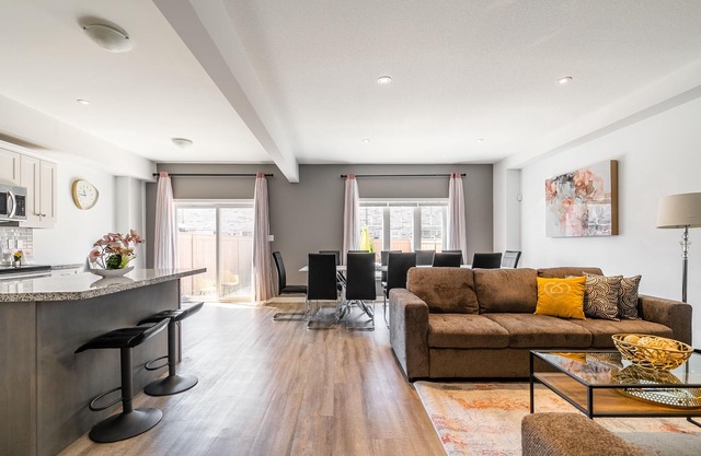 GLOBALSTAY. Waterfront 5BR Townhouse. Private HOT TUB, Gym, Sauna