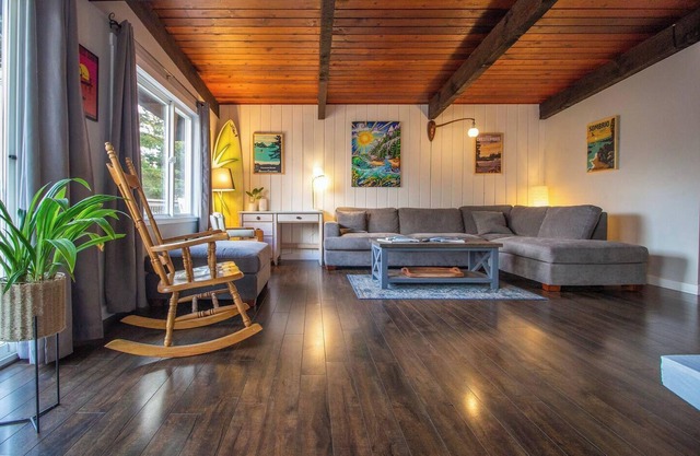 Gnarly Roots Bungalow!