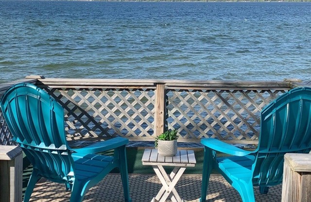 Go BearFoot y relajarse en Hubbard Lk - Lazy Bear Cabin