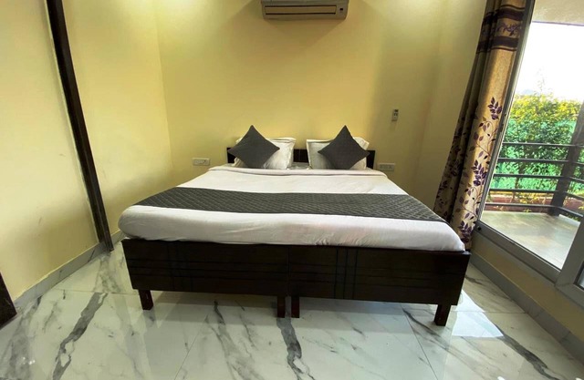 GoBravo 72- 3BHK Farm with Pool & Garden Sec150 Noida