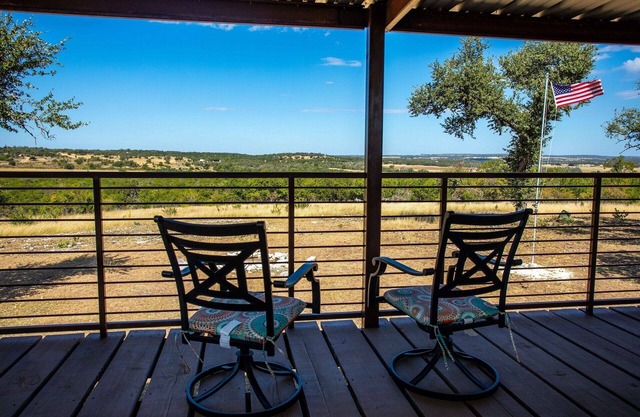 Gold & A Ranch | Scenic Country Retreat