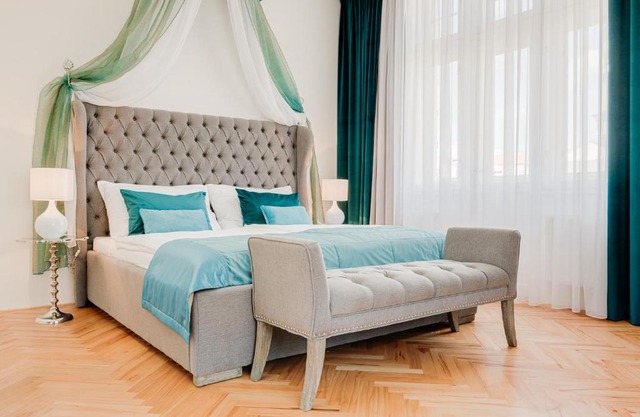 Gold Art Apartments