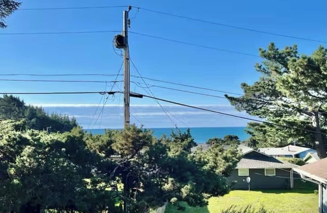 Gold Beach’s favorite family friendly two-story home with ocean views.
